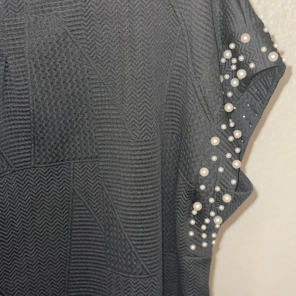 Elegant Black Top with Pearl Accents - Picture 3 of 5